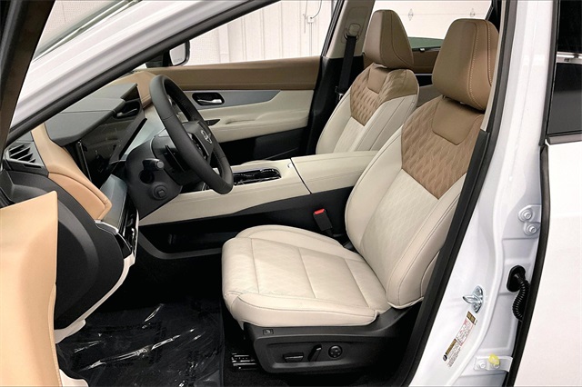 2025 Nissan Murano Platinum photo 9