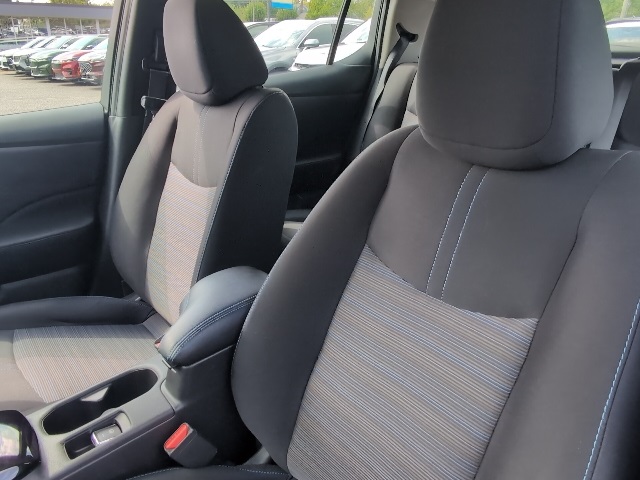 2019 Nissan Leaf SV Plus photo 13