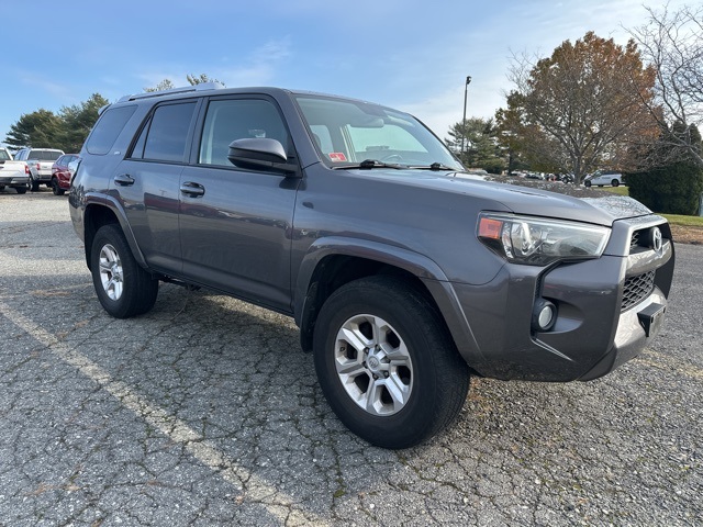 2016 Toyota 4Runner SR5's photo