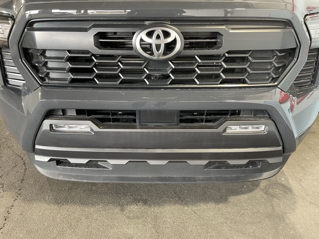 2025 Toyota Tacoma photo 10