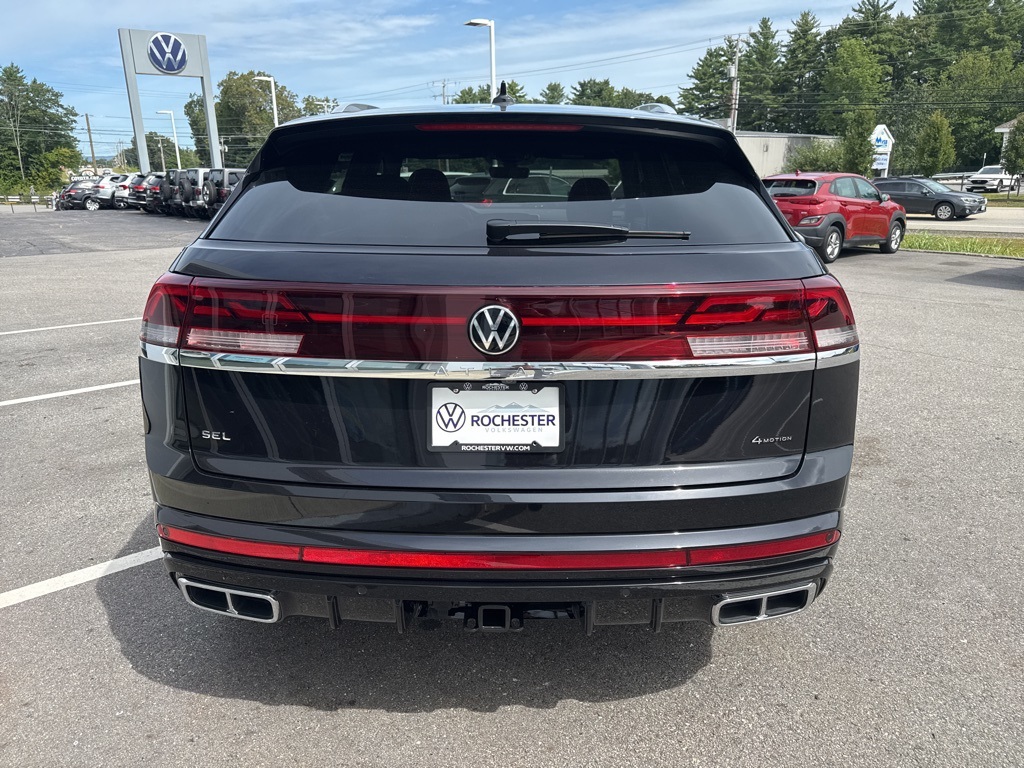 2026 Volkswagen Atlas Cross Sport SEL Premium R-Line photo 2