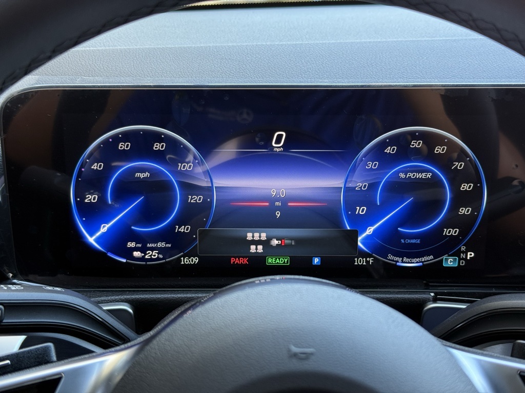 2025 Mercedes Benz EQB photo 17