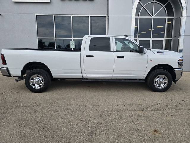2025 Ram 2500 Tradesman photo 2