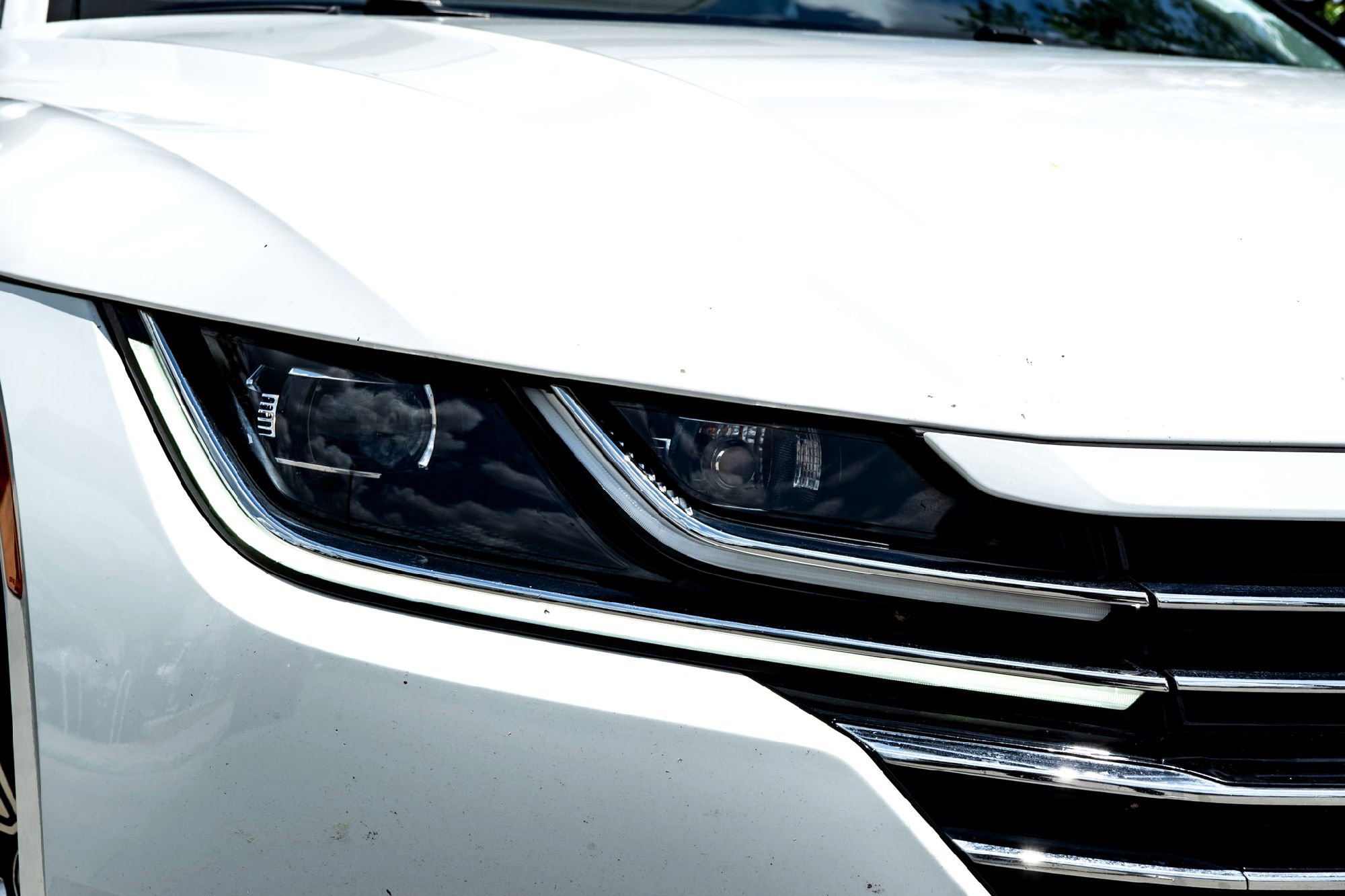 2020 Volkswagen Arteon SE photo 2