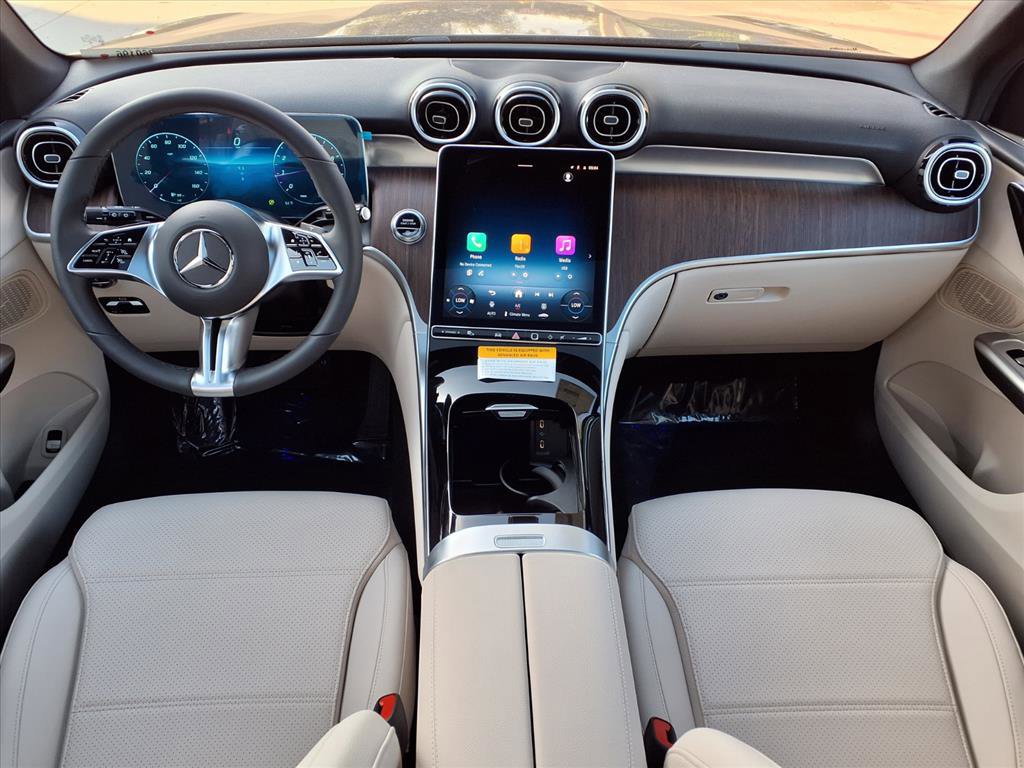 2026 Mercedes Benz GLC 300 photo 4