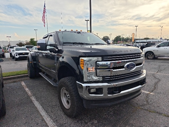 2019 Ford F-350 Lariat photo 4