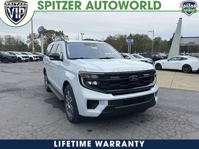 2025 Ford Expedition Active's photo