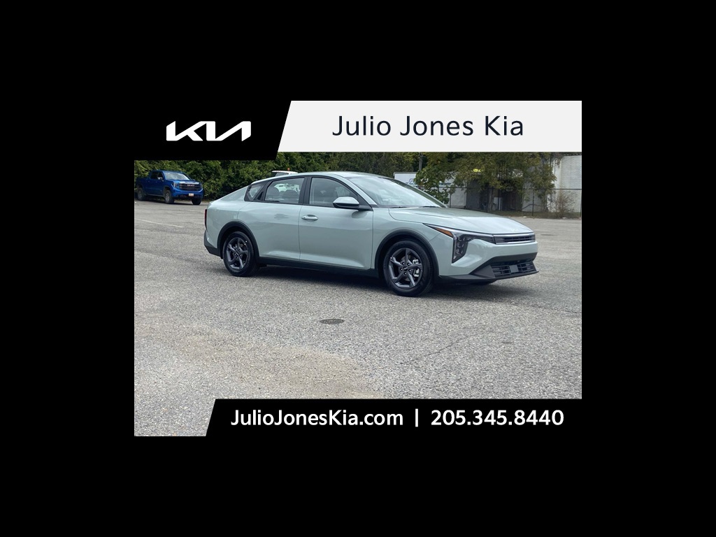2025 Kia K4 LXS's photo