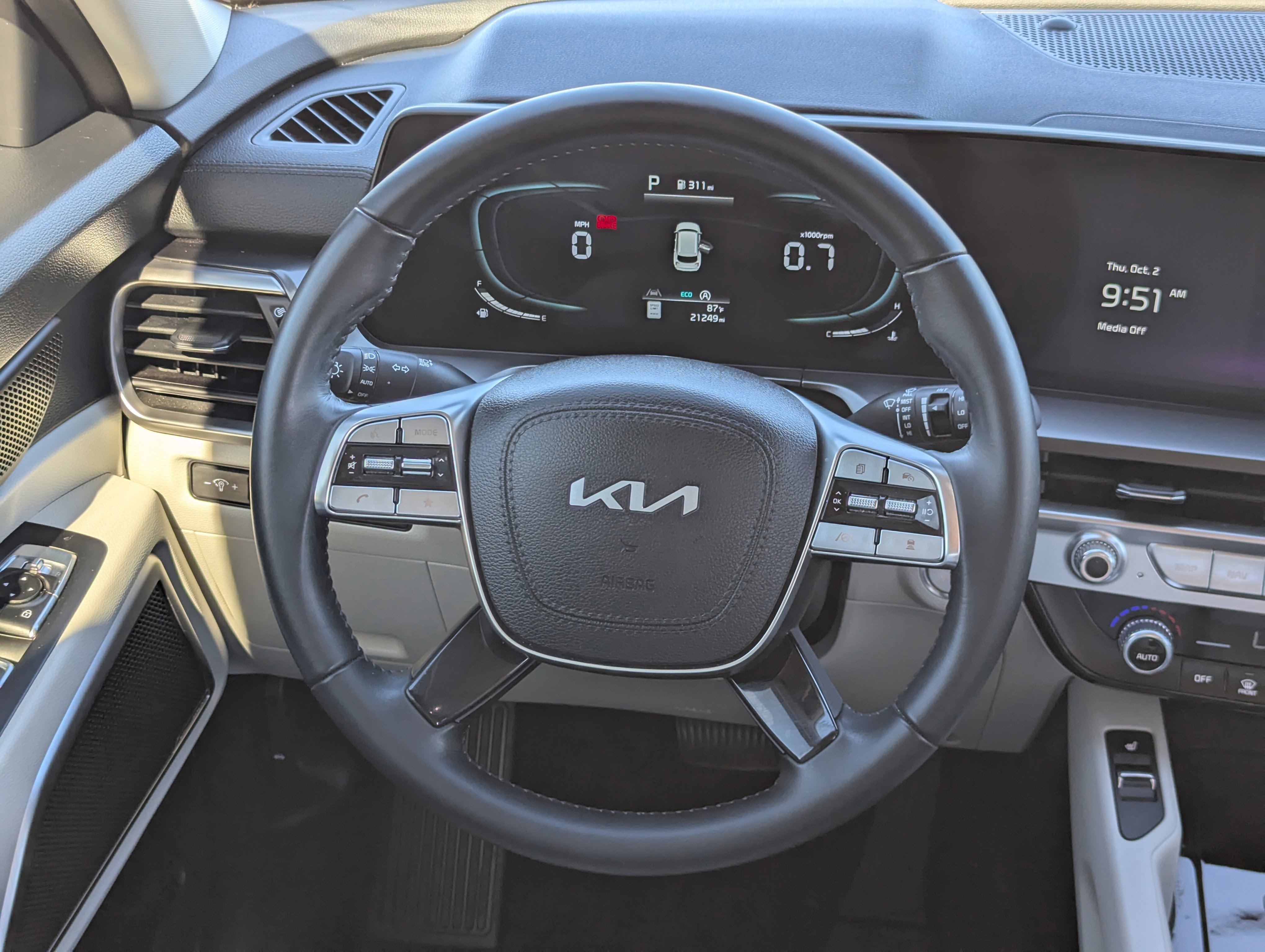 2025 Kia Telluride S photo 2