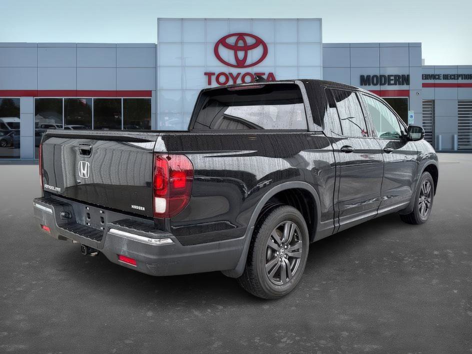 2017 Honda Ridgeline Sport photo 3