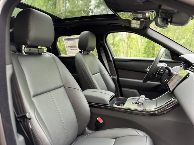 2026 Land Rover Range Rover Velar S photo 21