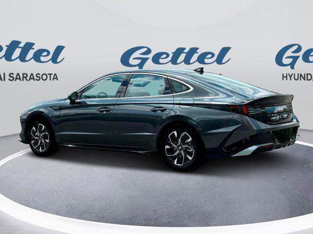 2025 Hyundai Sonata SEL photo 3