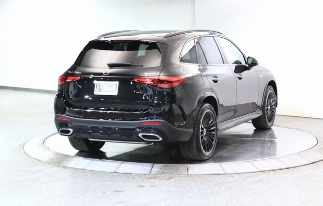 2025 Mercedes Benz GLC 350e 4MATIC photo 2