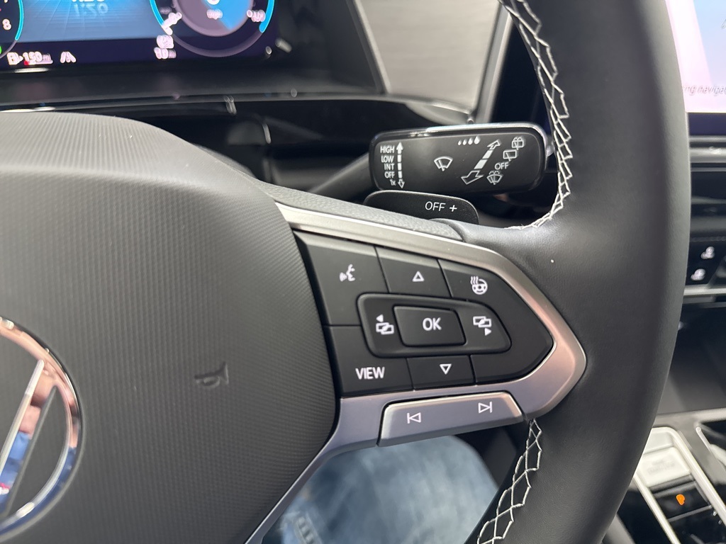 2025 Volkswagen Atlas Cross Sport SE Technology photo 2