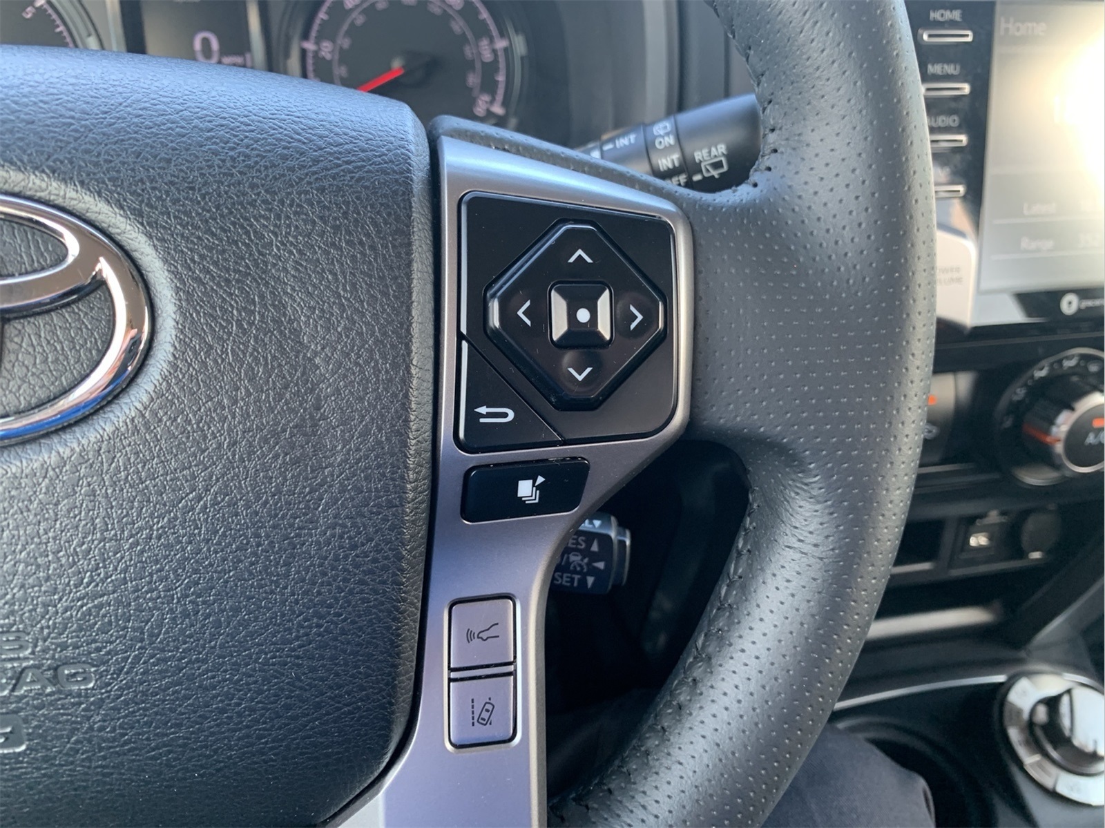 2024 Toyota 4Runner SR5 photo 16