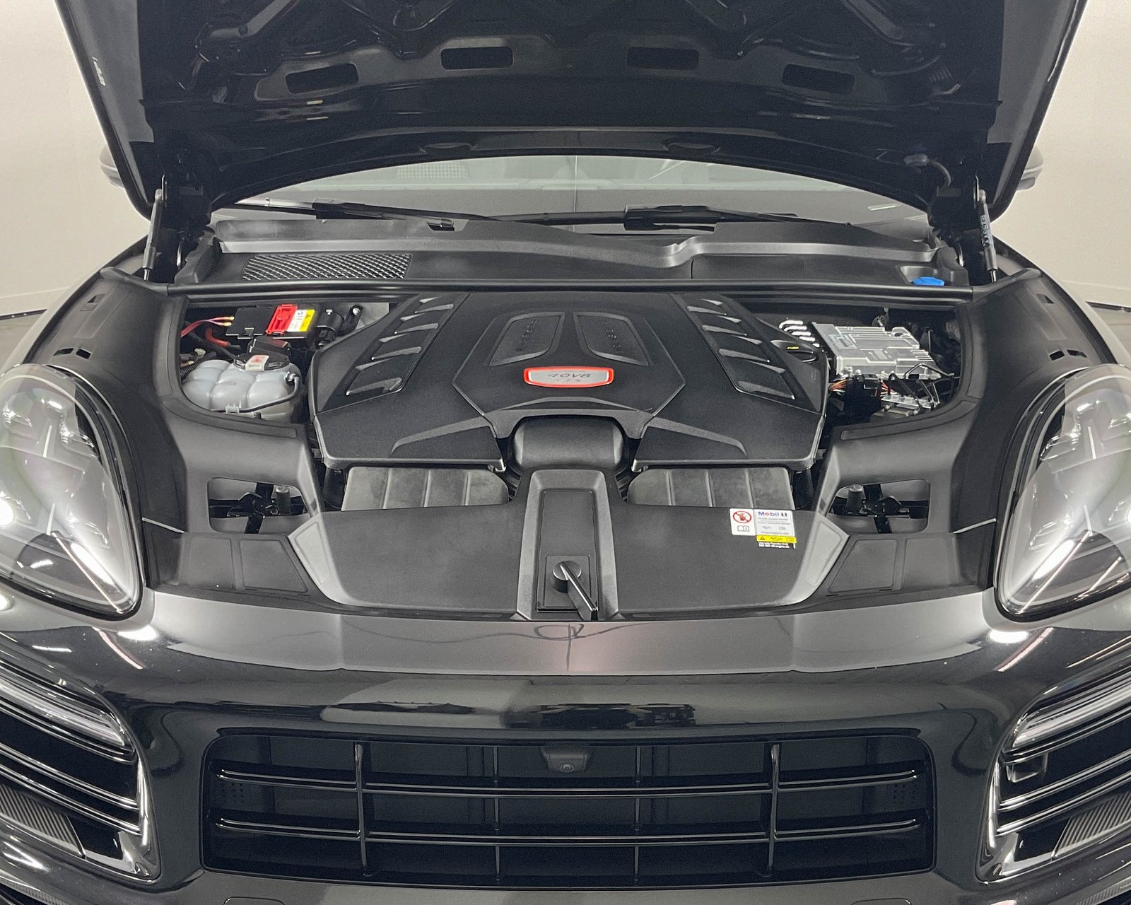 2023 Porsche Cayenne Coupe GTS photo 25