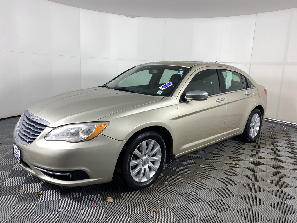 2013 Chrysler 200 Limited photo 3