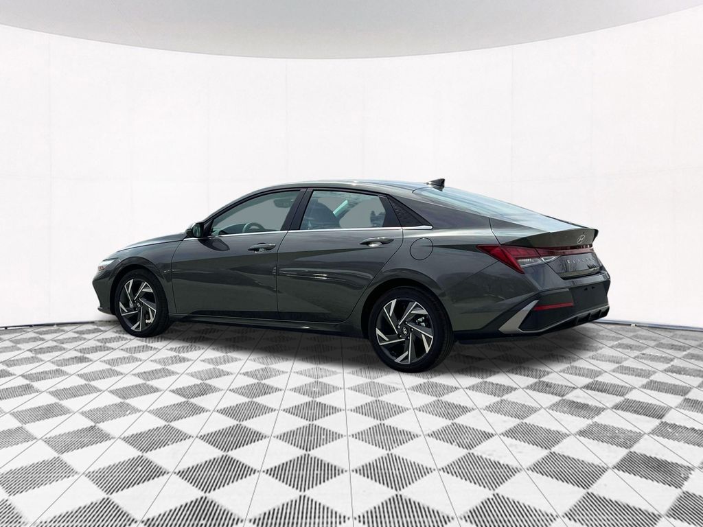 2025 Hyundai Elantra Hybrid Limited photo 3
