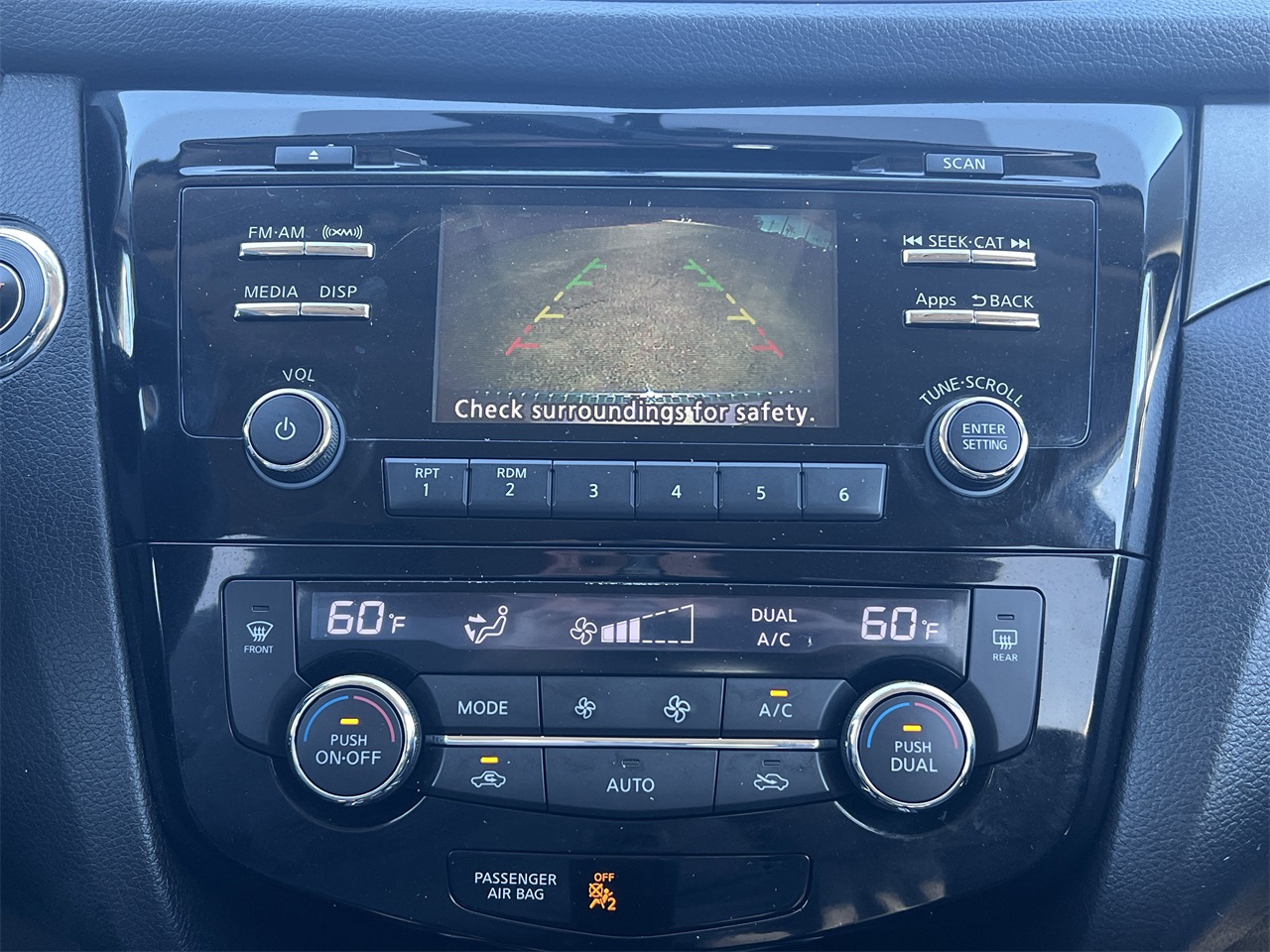 2014 Nissan Rogue SV photo 3