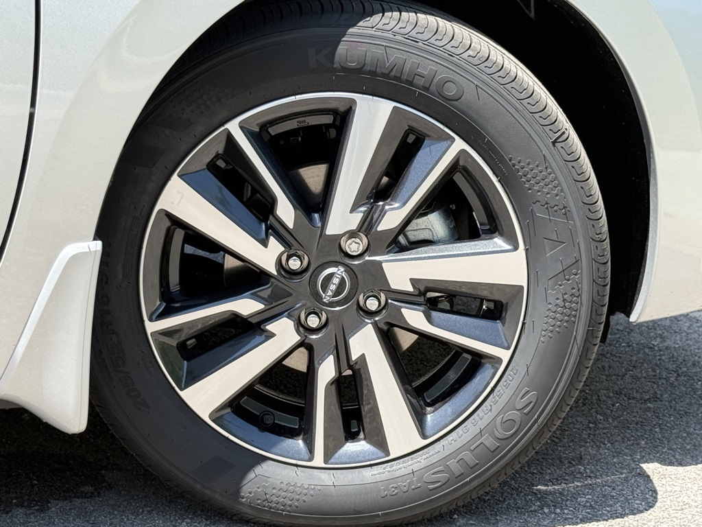 2025 Nissan Versa S photo 10