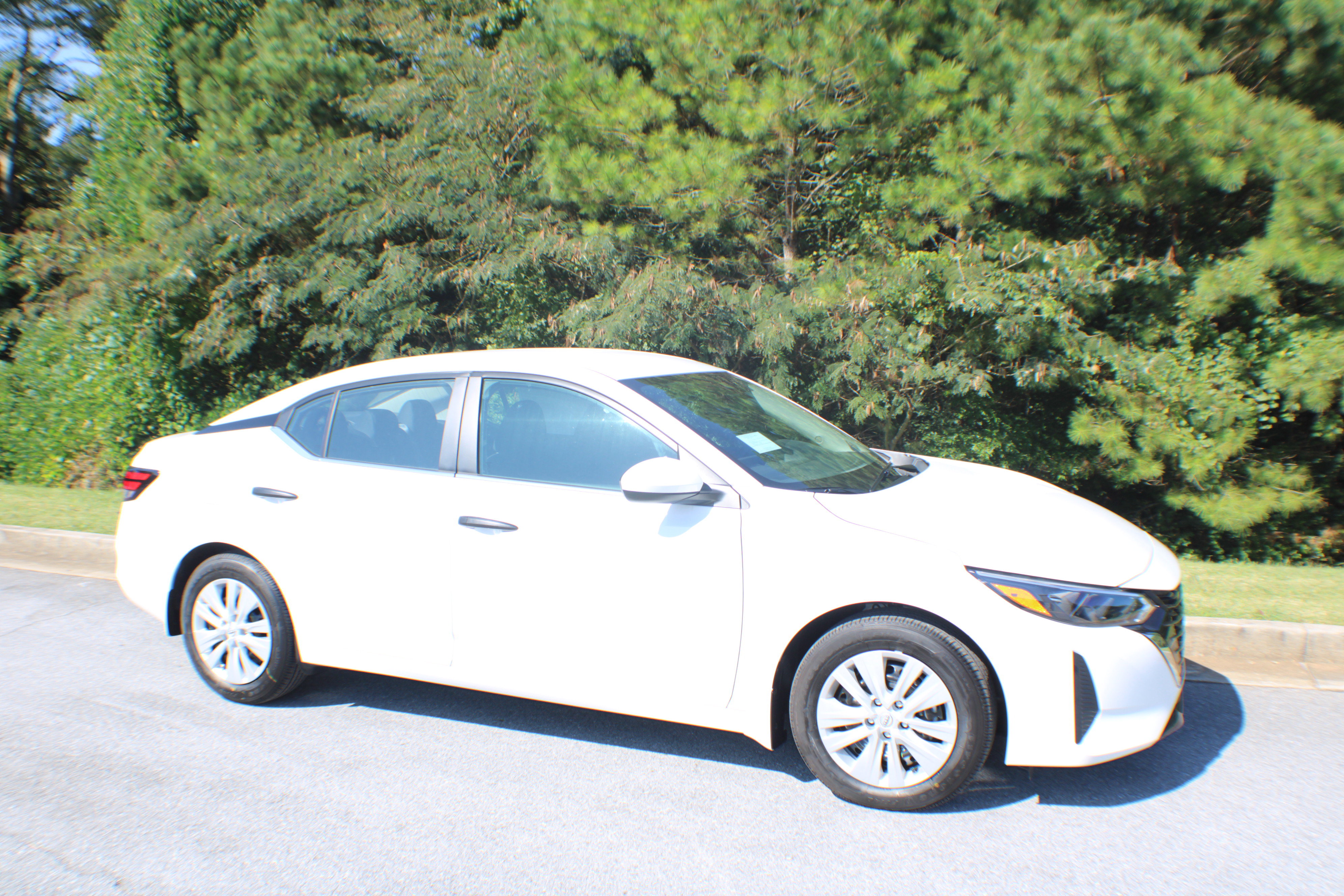 2025 Nissan Sentra S's photo