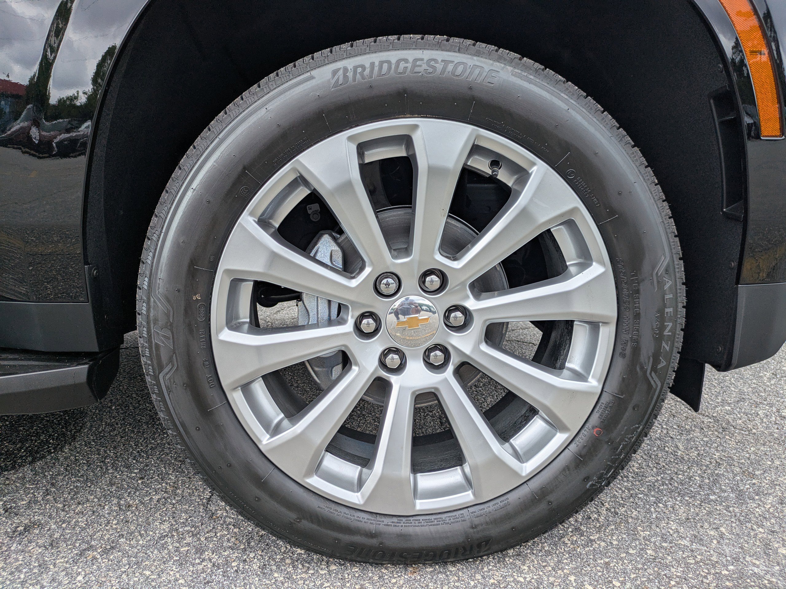 2025 Chevrolet Suburban Premier photo 9