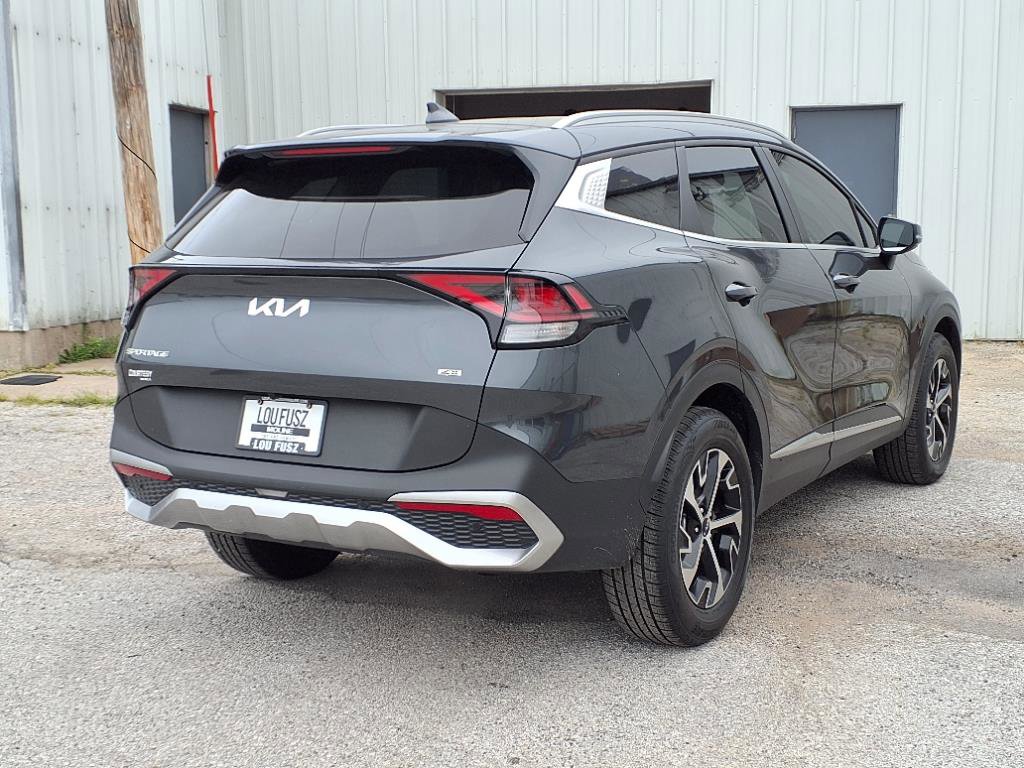 2023 Kia Sportage EX photo 3