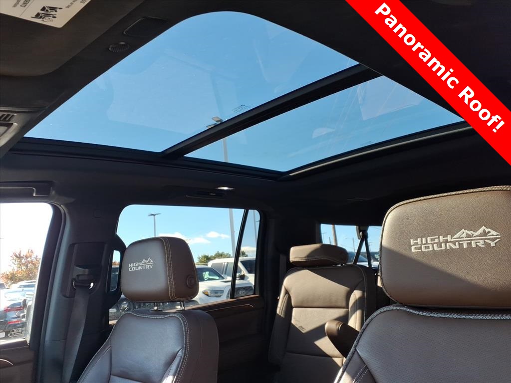 2022 Chevrolet Suburban High Country photo 4