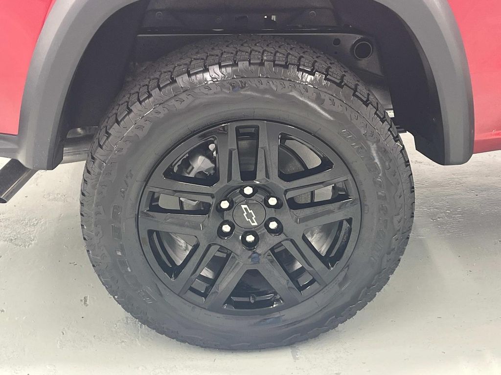 2025 Chevrolet Colorado Trail Boss photo 9