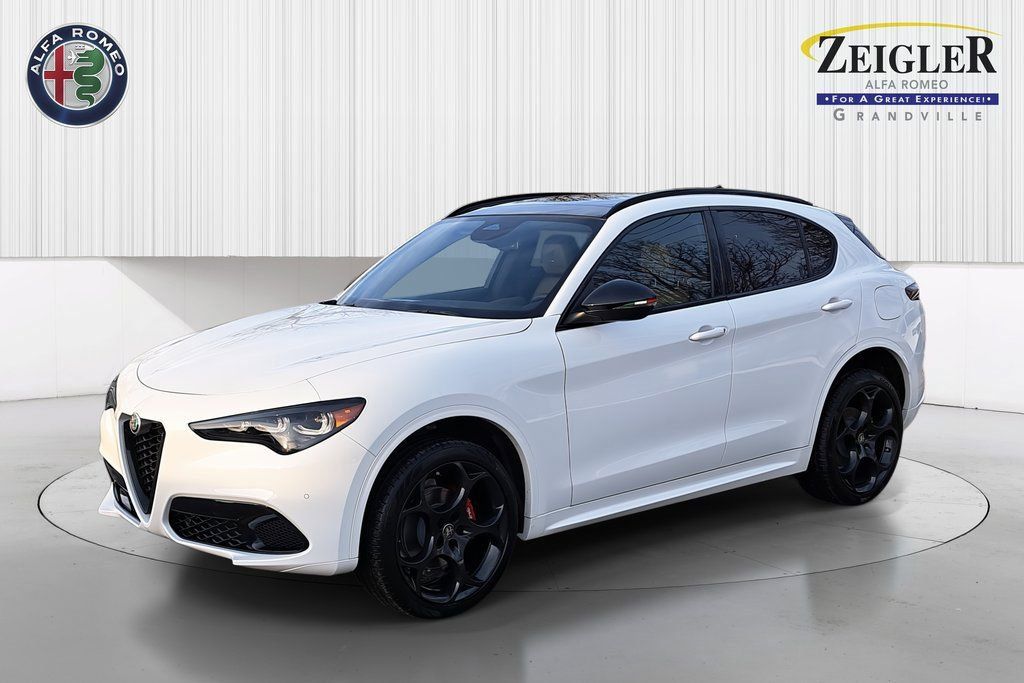 2025 Alfa Romeo Stelvio Tributo Italiano photo 2
