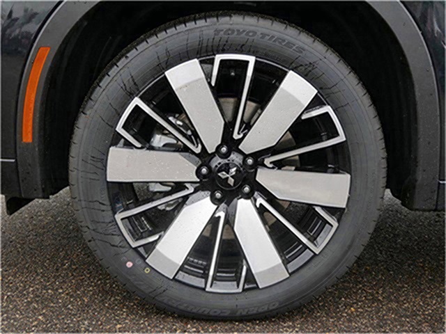 2025 Mitsubishi Outlander Platinum photo 3
