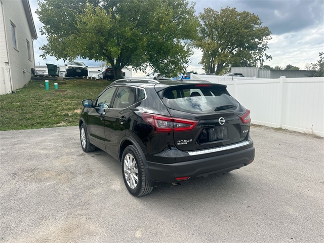 2021 Nissan Rogue Sport SV photo 3