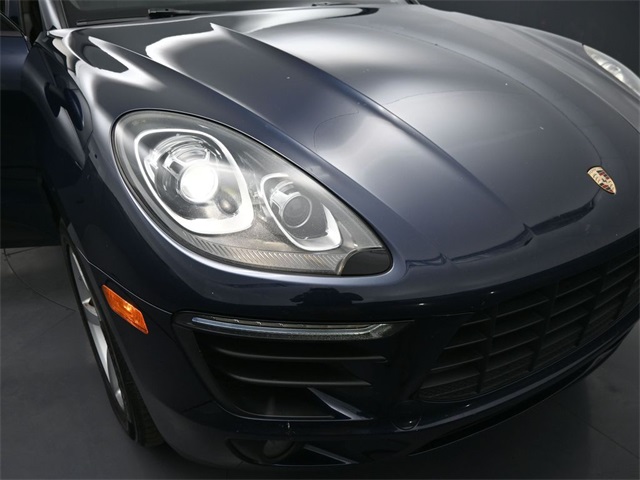 2018 Porsche Macan Base photo 24