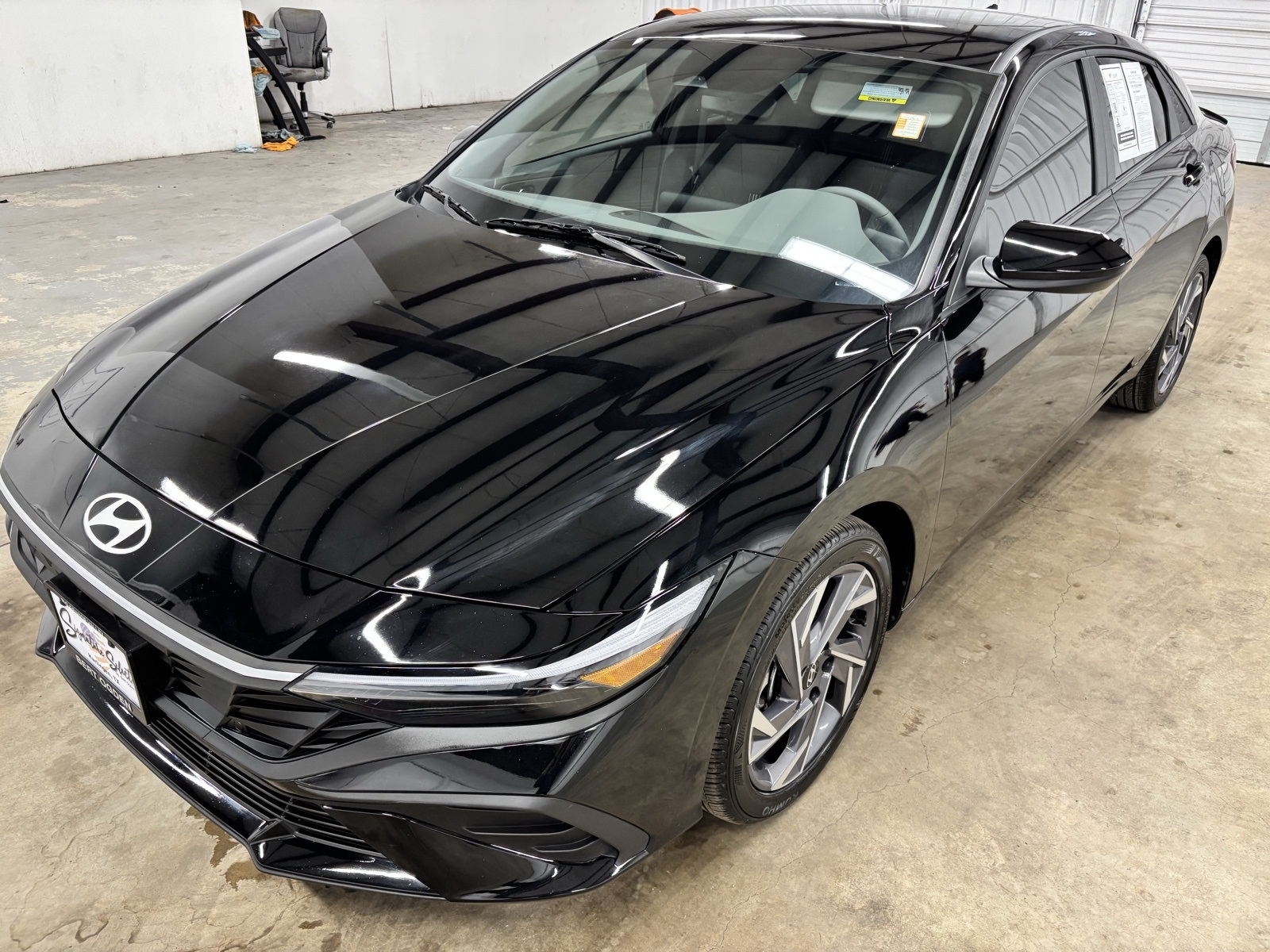 2025 Hyundai Elantra SEL Sport photo 3