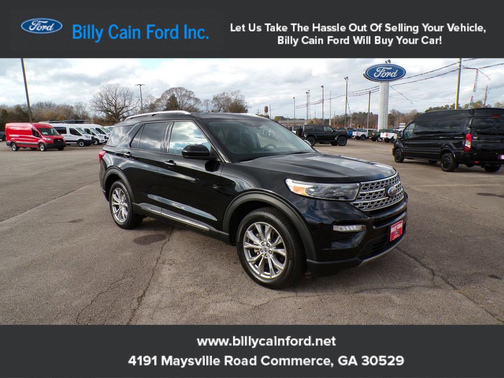 2022 Ford Explorer Limited's photo