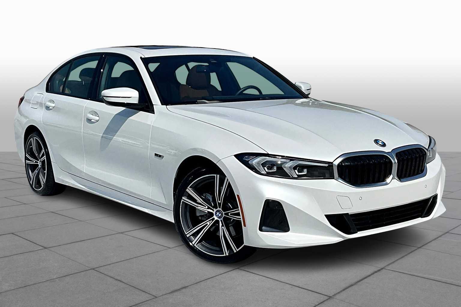 2023 Bmw 330e photo 2