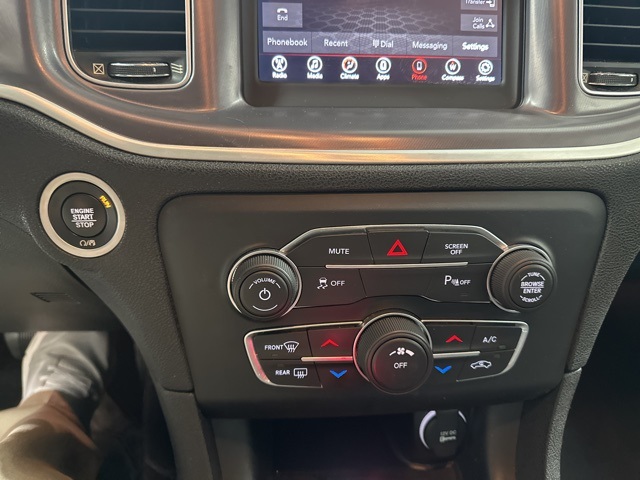 2019 Dodge Charger SXT photo 26
