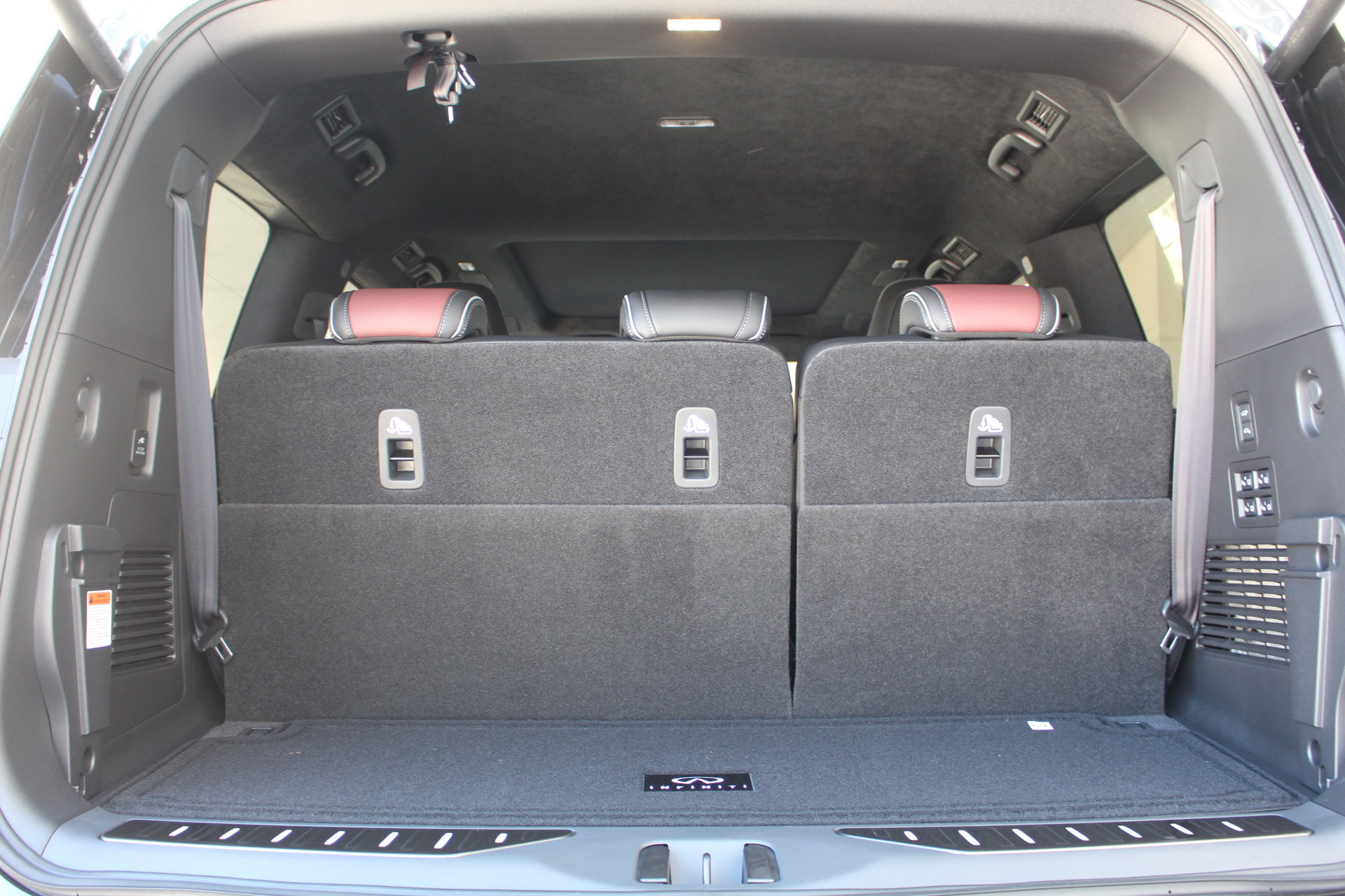 2026 Infiniti QX80 photo 18