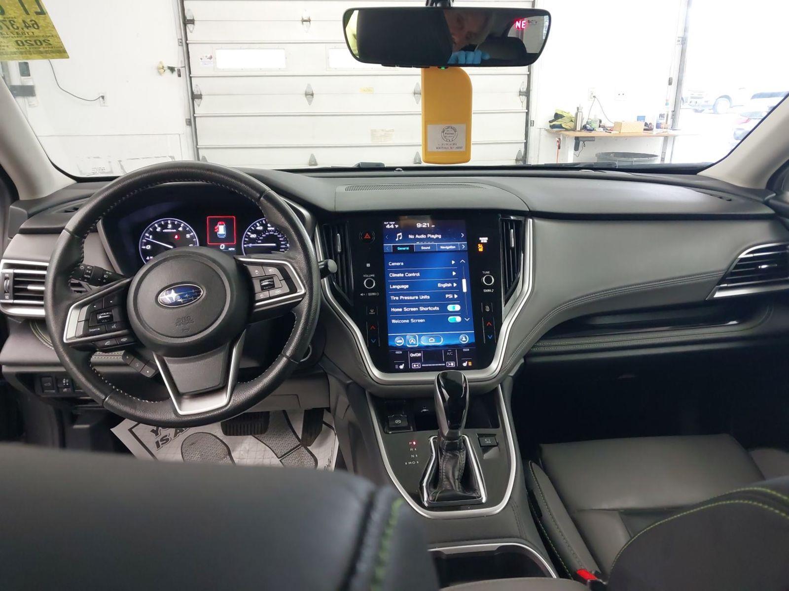 2020 Subaru Outback Onyx Edition XT photo 3