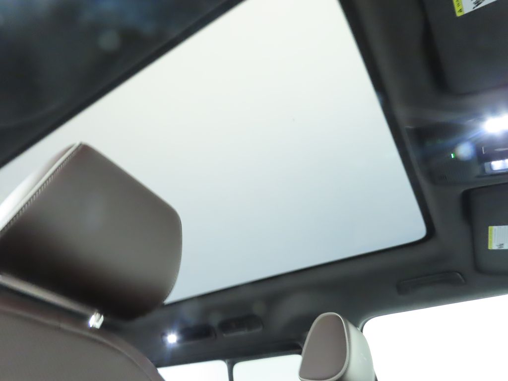 2025 Volkswagen ID. Buzz Pro Plus photo 19