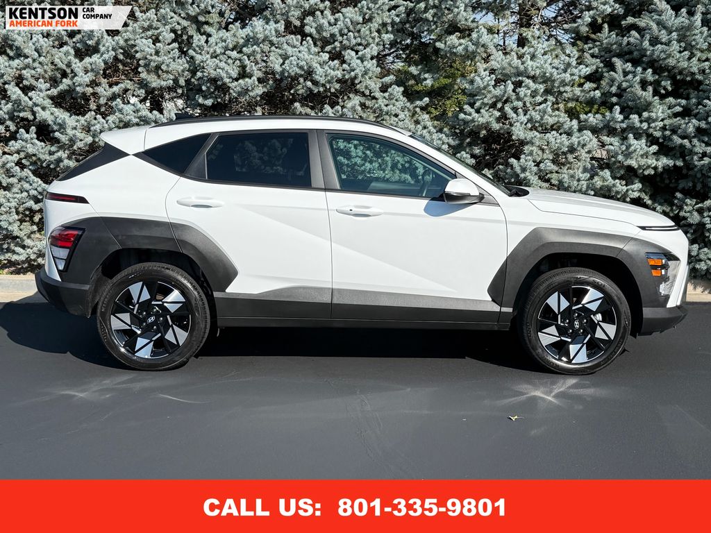 2025 Hyundai Kona SEL photo 9