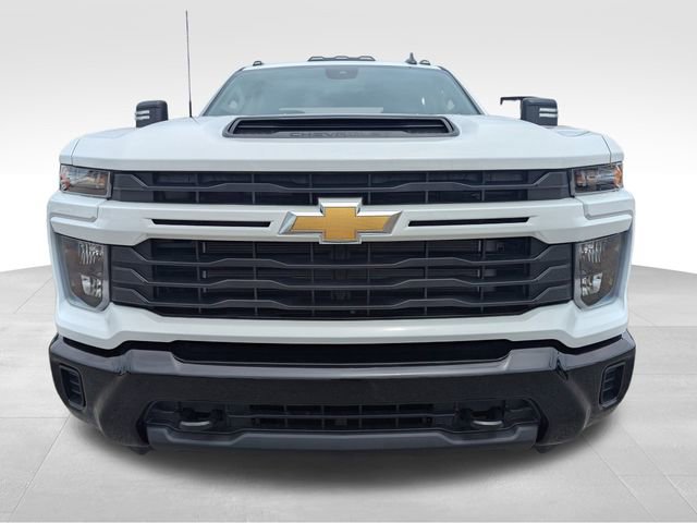 2025 Chevrolet Silverado 2500HD Custom photo 8