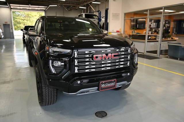 2025 Gmc Canyon Denali photo 3