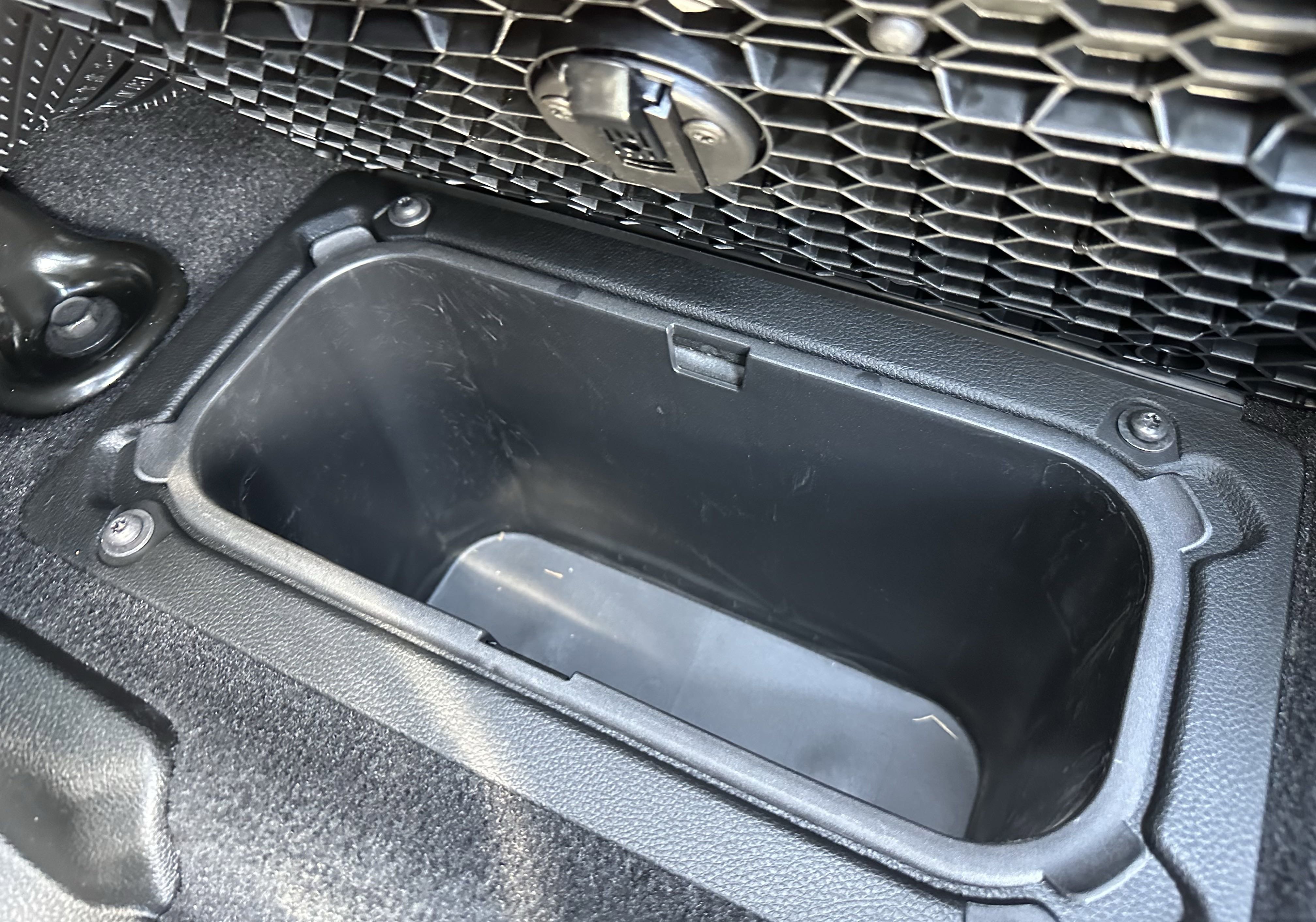 New 2025 Diamond Black Crystal Pearlcoat Ram Laramie image 17