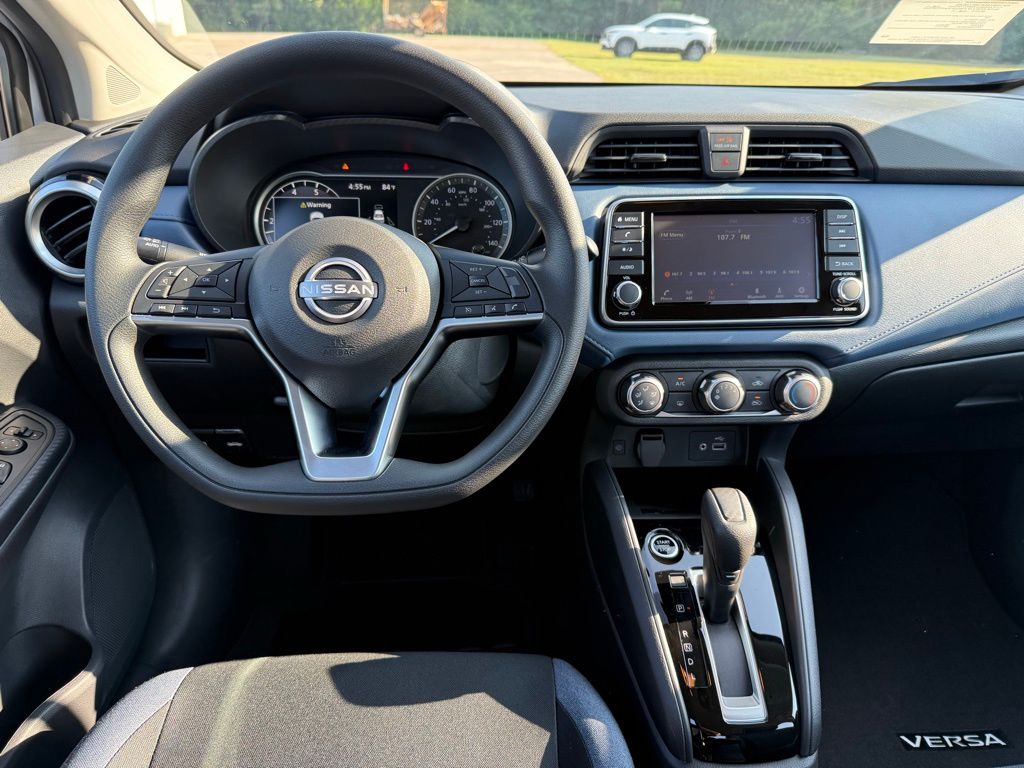 2025 Nissan Versa SV photo 14