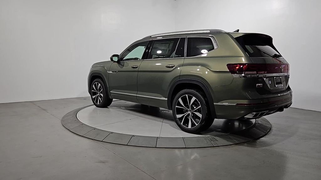 2026 Volkswagen Atlas SEL Premium R-Line photo 2