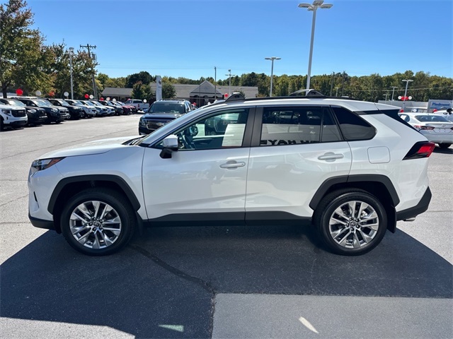 2025 Toyota RAV4 XLE Premium photo 3
