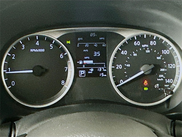 2025 Nissan Kicks Play S photo 2