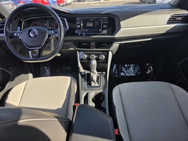 2019 Volkswagen Jetta R-Line photo 18