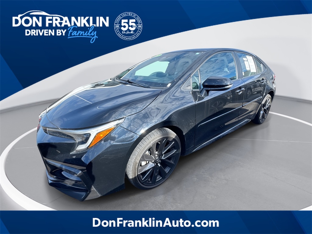 2023 Toyota Corolla SE's photo